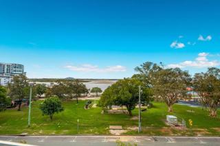 RIVERFRONT BREEZE @ The Cosmopolitan Unit10307 - Maroochydore - 5