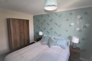3 Bed House - Garden & Parking - Quiet Cul De Sac - Doncaster - 2