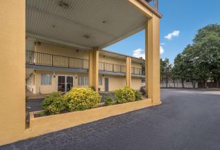 Econo Lodge - Thomaston - 9