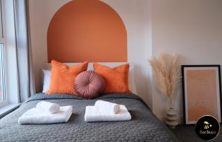 Bee Stays - Pickmere House - Warrington - 6