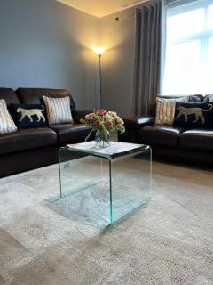 2 BED WEST END APARTMENT. - 8