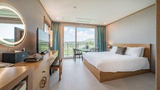 J View Hotel - 8