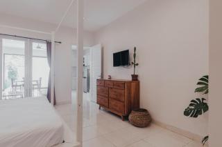 Affordable 2BR Private Pool Villa, Central Seminyak, Bali - Seminyak - 2