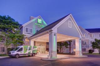 Holiday Inn Milwaukee Airport by IHG - Milwaukee - 0