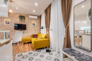 Architecture Fan's Apartment near Opera House - Budapest - 4