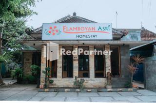 Flamboyan Asri Syariah Mitra RedDoorz near Kampung Inggris Pare - 0
