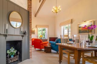 Luxurious rural retreat - Holt Coach House - 6
