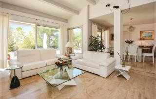Amazing Home In Nîmes - Nimes - 9