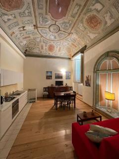 Palazzo Bianchi Bandinelli by FrancigenaApartments - Siena - 0