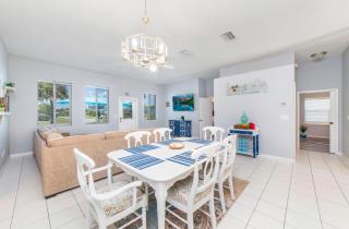 Luxury Ocean Blue beach house- 3 bed room Dog friendly - 1