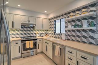 Chic Palm Springs Gem with Patio and Pool Access! - Palm Springs - 2