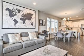 Modern Indianapolis Home with Skyline Views - 8