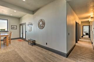 Spacious Tooele Unit with Sprawling Mtn Views! - Tooele - 7