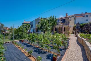 Apartments by the sea Nerezine, Losinj - 2519 - Nerezine - 9