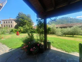 GOLDEN HILL Rooms and Shows Quiet Spacious Rooms, Garden, Shared Kitchen and Theatre - 2