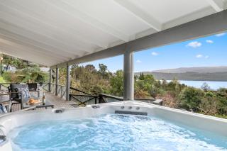 Splendour on Spencer - Lake Tarawera Holiday Home - 8
