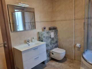 Luxurious and Cosy Brick Apartment - Free private parking - 9