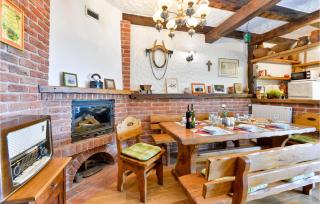 Cozy Home In Slavetic With Kitchen - 4