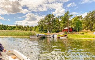 2 Bedroom Lovely Home In Vikbolandet - - 4