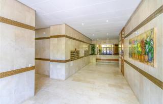 Beautiful Apartment In Torrevieja - 4