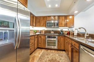 4 Bedroom Antlers Vacation Rental With Incredible Slopeside Views And Just A Short Walk To Gondola And Lionshead Village - 2