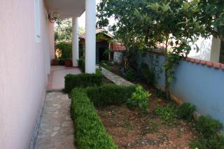 Apartments with a parking space Jezera, Murter - 5121 - Jezera - 3