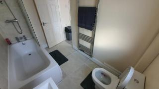 Spacious 3-bedroom home in Birmingham with driveway parking - Birmingham - 1