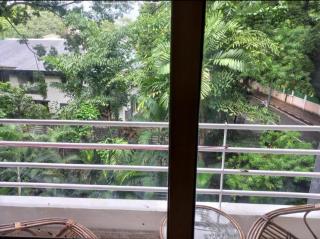5 min walk to osho resort , kp7 - Pune - 2