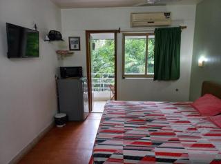 5 min walk to osho resort , kp7 - Pune - 1