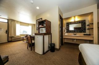 The Nautical Beachfront Resort - Lake Havasu City - 4