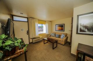 The Nautical Beachfront Resort - Lake Havasu City - 1