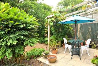 Cosy house, a train spotter's delight! - New Alresford - 9