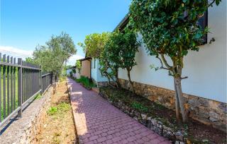 Lovely Apartment In Rovinjsko Selo - 3