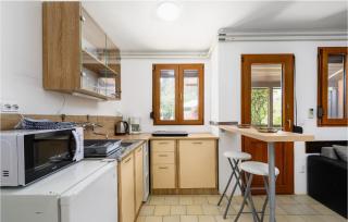 Lovely Apartment In Rovinjsko Selo - 5