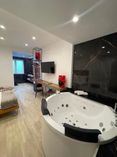 Namuri Luxury Rooms - 0