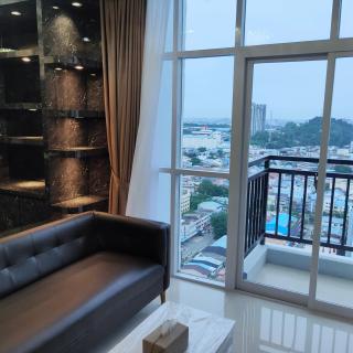SLEPTOPIA At Formosa Residence Best Cozy Premium Big Unit In Nagoya jodoh - Nagoya - 5