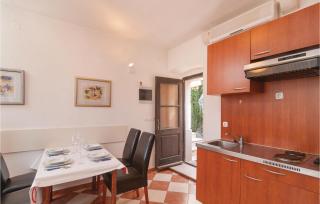 One-Bedroom Apartment In Pucisca - 4