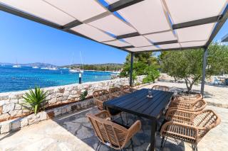 Villa Rudini with heated pool - Okrug Gornji - 1