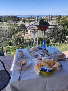 Ladi’s B&B - 1