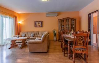 Amazing Home In Liznjan With Kitchen - 7
