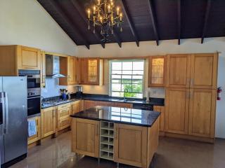 Breezy Ocean Front Condo Close to The Best Beaches - Christ Church - 5