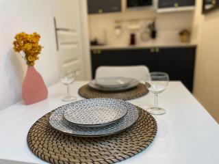 Nice Renting - FERSEN - 2 Rooms Vieil Antibes - AC - Safranier - Big Terrace - Antibes - 1