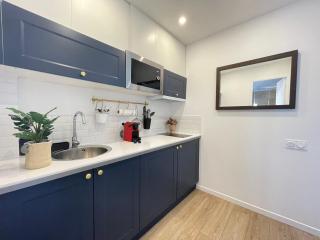 Nice Renting - FERSEN - 2 Rooms Vieil Antibes - AC - Safranier - Big Terrace - 7