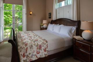 Landmark Inn - Cooperstown - 1