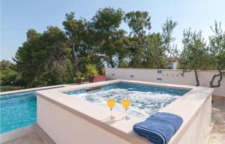 Awesome Home In Sutivan - 3