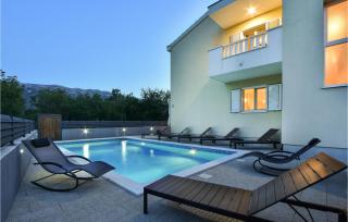 Cozy Home In Dugopolje With Jacuzzi - Dugopolje - 1