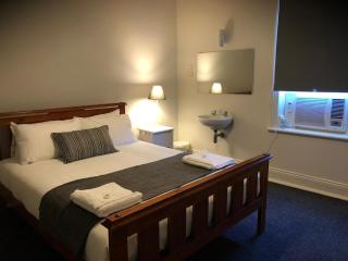 Cornwall Hotel - Moonta - 4