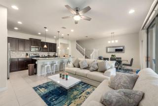 Amazing 5 Bedrooms Home With Pool/BBQ Near Disney - 4