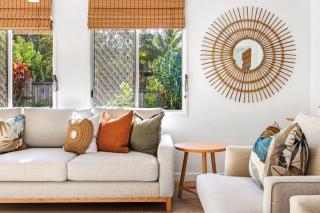 Styled 3 BR Tropical Family Home w Pool at Coolum - Coolum Beach - 2