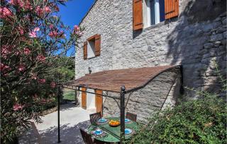 2 Bedroom Beautiful Home In St Didier - 3